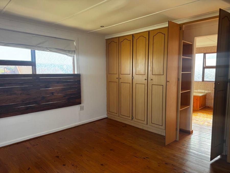 5 Bedroom Property for Sale in Kabeljauws Eastern Cape
